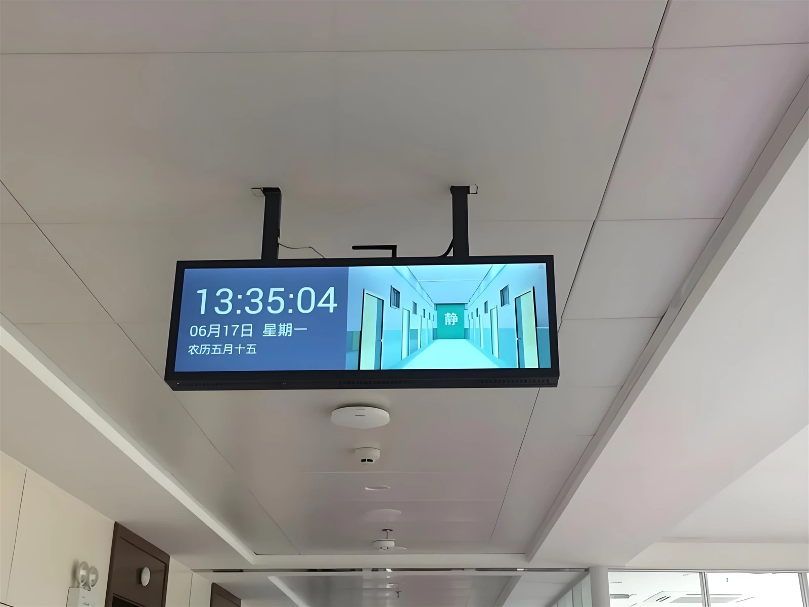 Information Delivery in Transit Environments